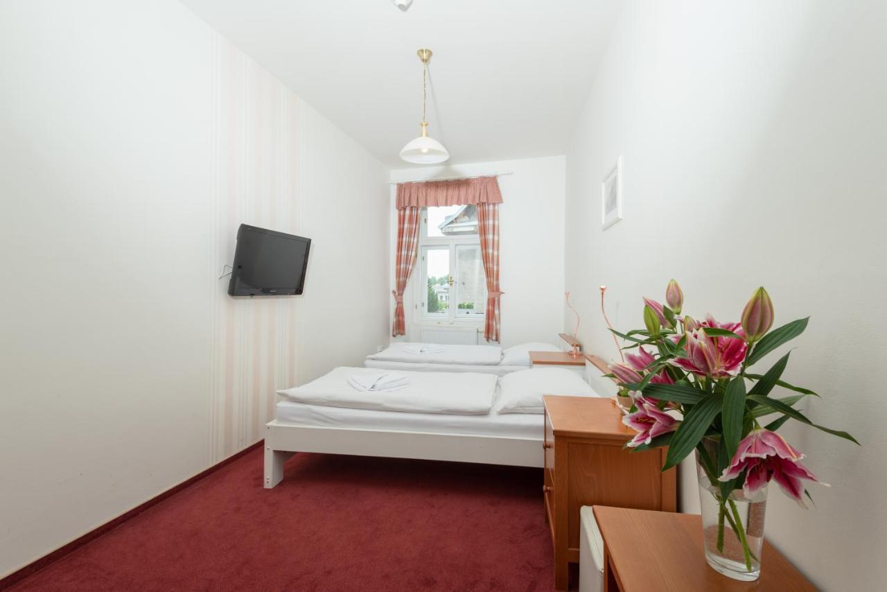 Hotel Posta Sobotka Bagian luar foto