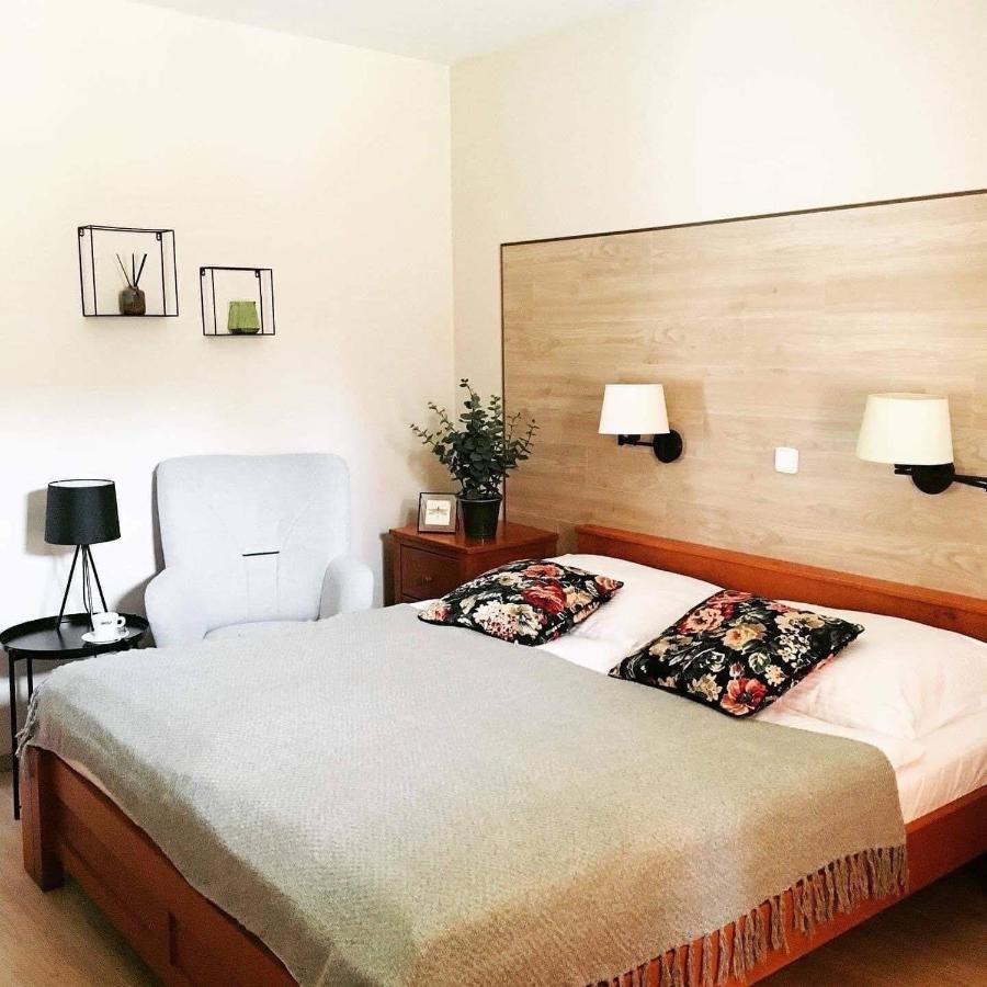Hotel Posta Sobotka Bagian luar foto