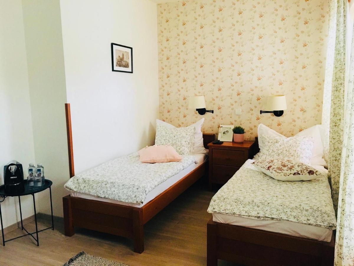 Hotel Posta Sobotka Bagian luar foto