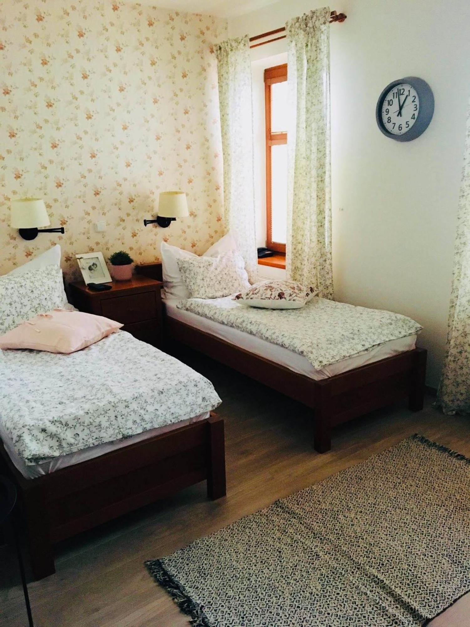 Hotel Posta Sobotka Bagian luar foto