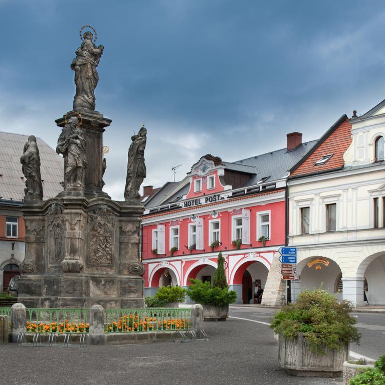 Hotel Posta Sobotka Bagian luar foto