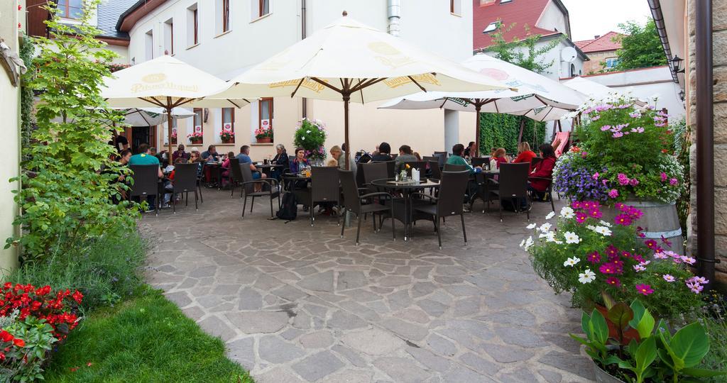 Hotel Posta Sobotka Bagian luar foto
