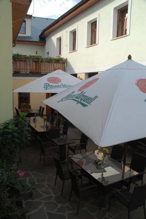 Hotel Posta Sobotka Bagian luar foto