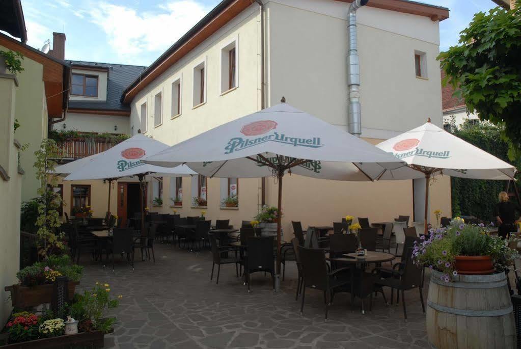 Hotel Posta Sobotka Bagian luar foto