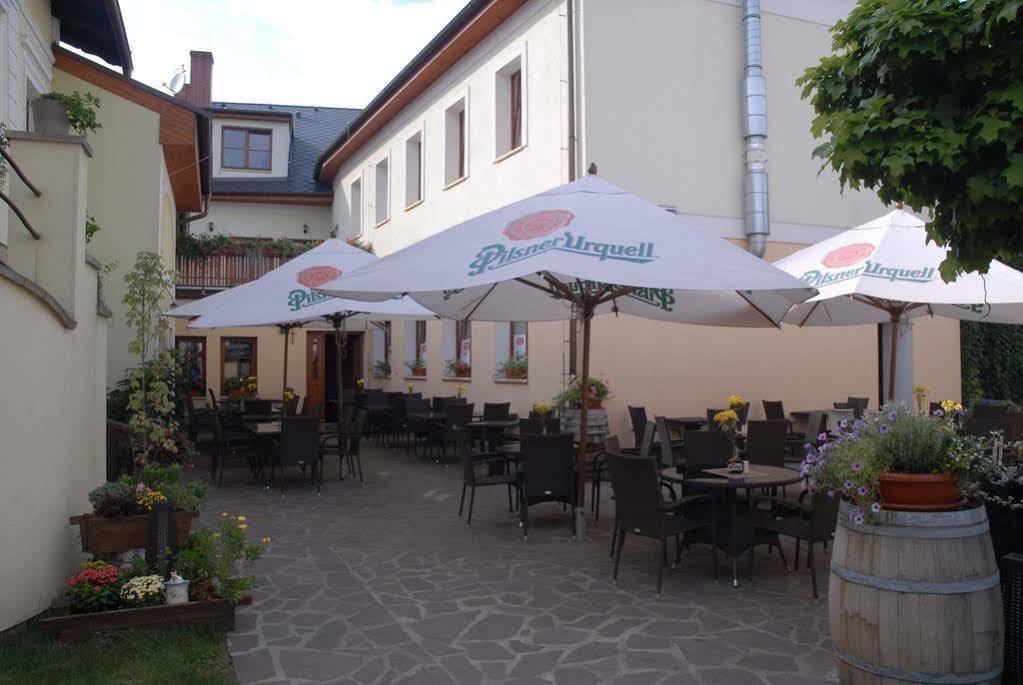 Hotel Posta Sobotka Bagian luar foto