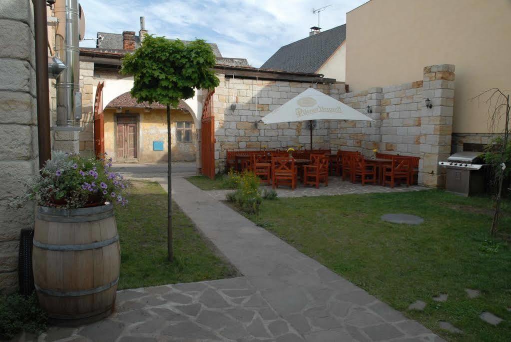 Hotel Posta Sobotka Bagian luar foto