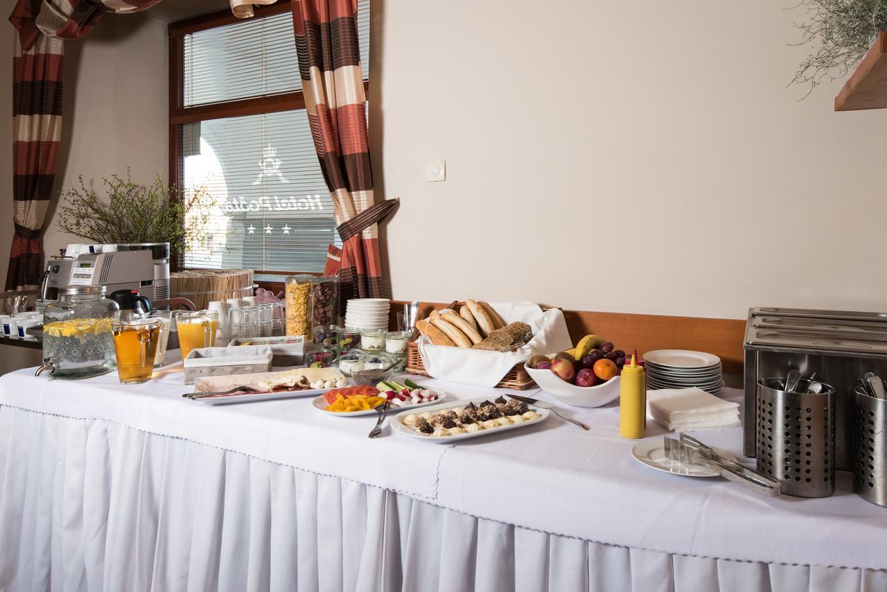 Hotel Posta Sobotka Bagian luar foto