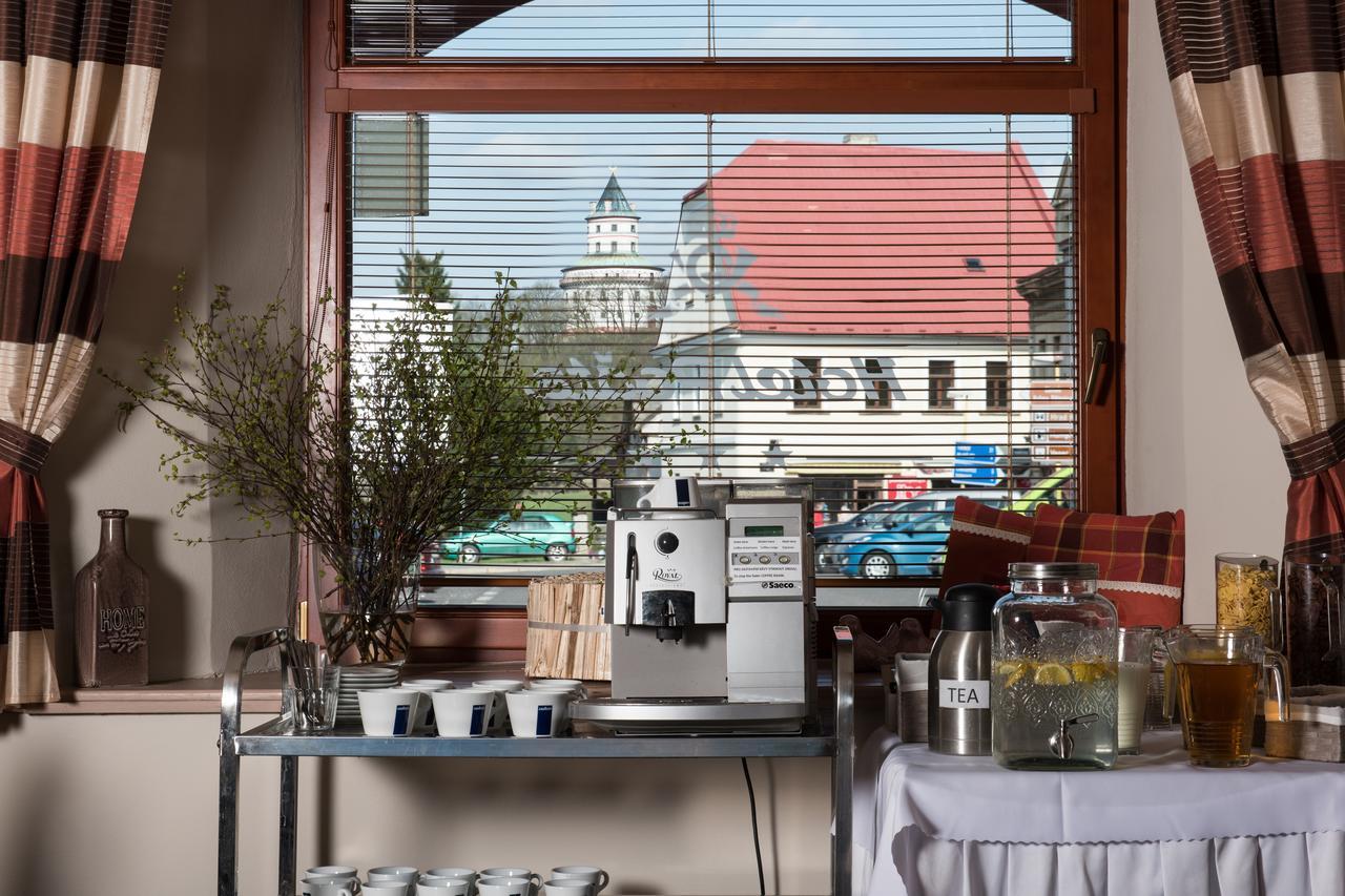 Hotel Posta Sobotka Bagian luar foto